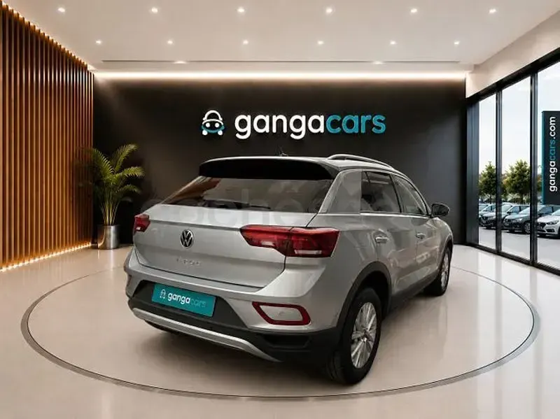 Usado VW T-Roc Life 110 CV (80 kW) 2023 Gris / plata SUV