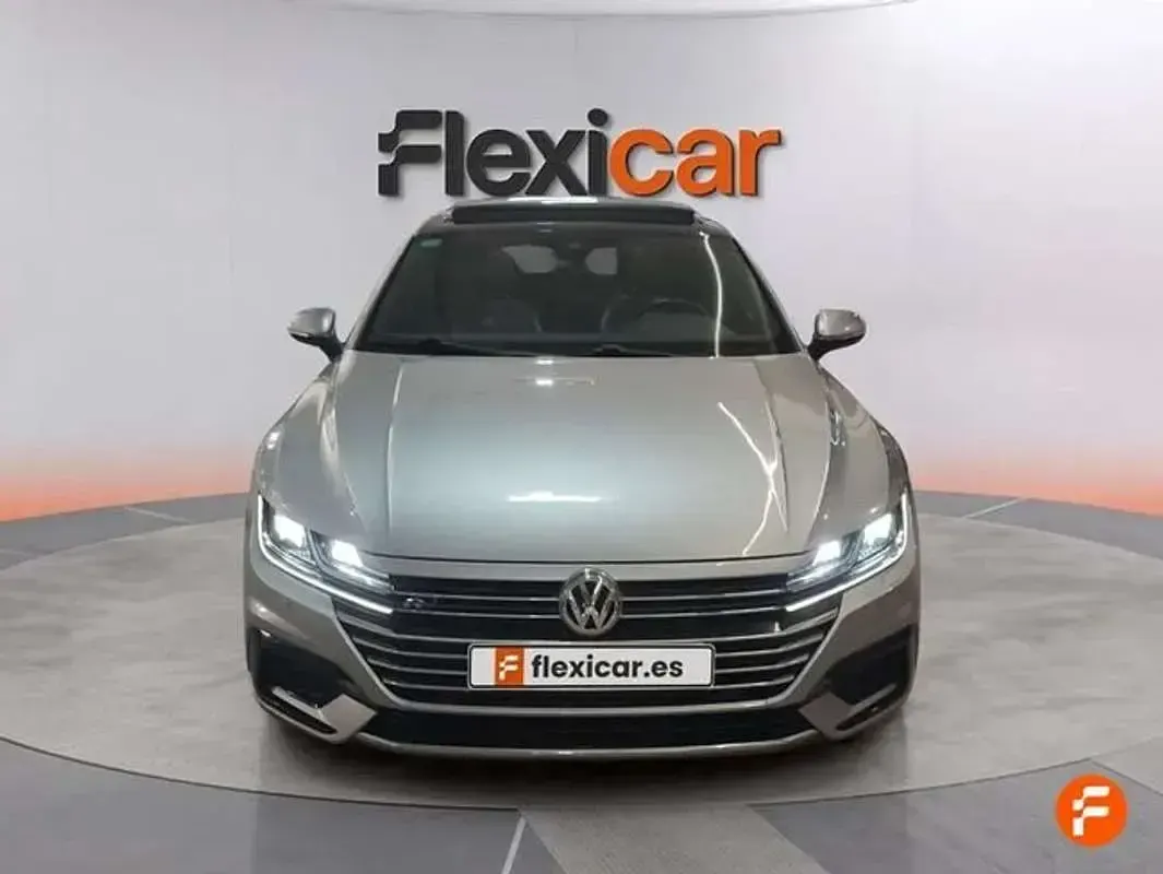 Usado VW Arteon R-line 190 CV (139 kW) 2018 Gris Utilitario