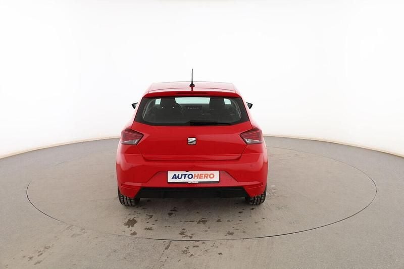 Usado Seat Ibiza Style 110 CV (80 kW) 2023 Rojo Utilitario