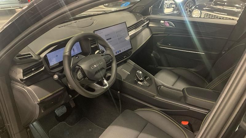 Usado Lynk & Co 01 276 CV (202 kW) 2025 Negro SUV