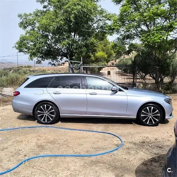 Usado Mercedes E350 258 CV (189 kW) 2017 Gris / plata Familiar