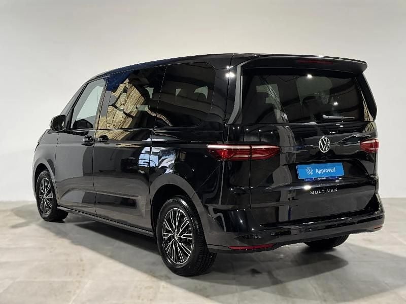 Usado VW Multivan Life 150 CV (110 kW) 2025 Negro Van