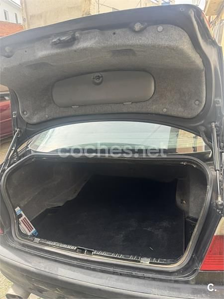 Usado BMW 320 136 CV (100 kW) 2001 Negro Berlina