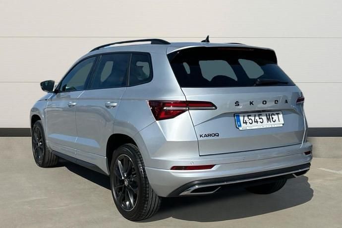 Usado Skoda Karoq SportLine 151 CV (111 kW) 2022 Plateado SUV