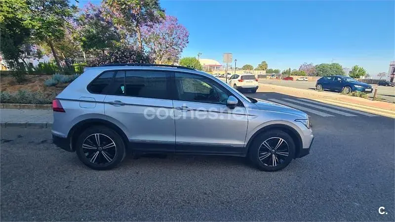 Usado VW Tiguan Life 150 CV (110 kW) 2021 Gris / plata SUV