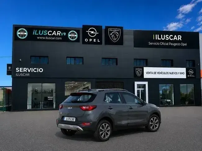 Usado Kia Stonic 120 CV (88 kW) 2021 Perennial grey SUV