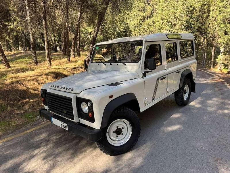 Usado Land Rover Defender 122 CV (89 kW) 2007 Blanco Familiar