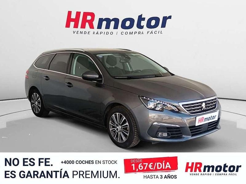Usado Peugeot 308 Allure 131 CV (96 kW) 2021 Gris Utilitario