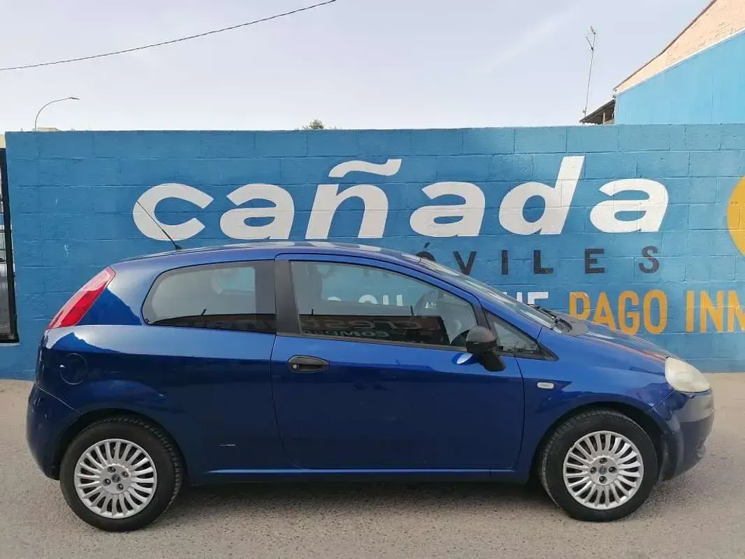 Usado Fiat Punto Classica 60 CV (44 kW) 2007 Azul Utilitario