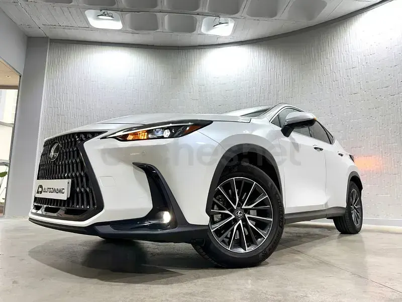 Usado Lexus NX450h+ Executive Line 306 CV (225 kW) 2023 Blanco SUV