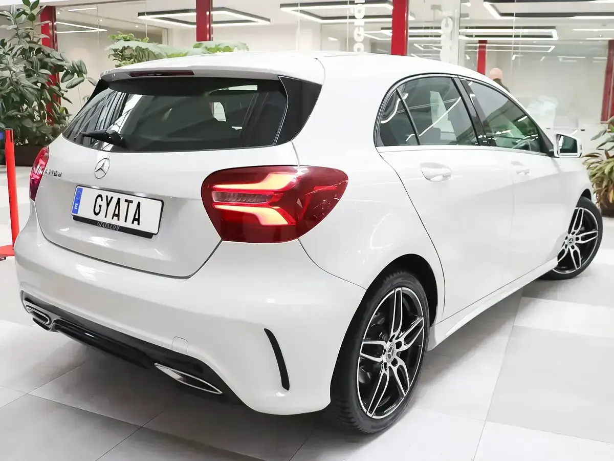 Usado Mercedes A200 136 CV (100 kW) 2018 Blanco Utilitario