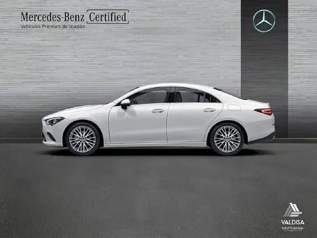 Usado Mercedes CLA180 136 CV (100 kW) 2022 Blanco polar Coupe