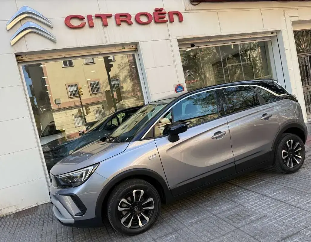 Usado Opel Crossland Elegance 110 CV (80 kW) 2024 Gris SUV