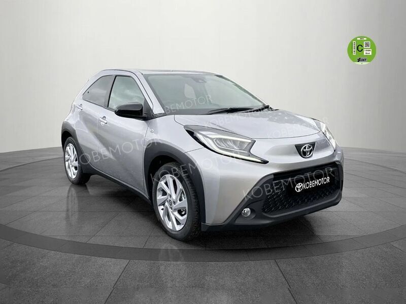 Gris Nuevo 2024 Toyota Aygo Play Utilitario | 15.595 € - Imagen 1/4