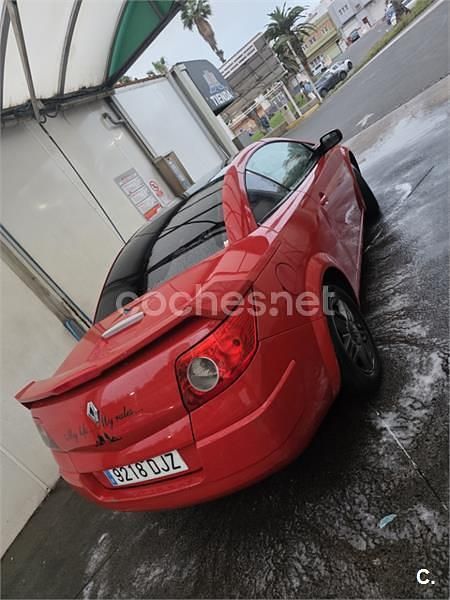 Usado Renault Mégane Cabriolet Dynamique 120 CV (88 kW) 2005 Rojo Descapotable