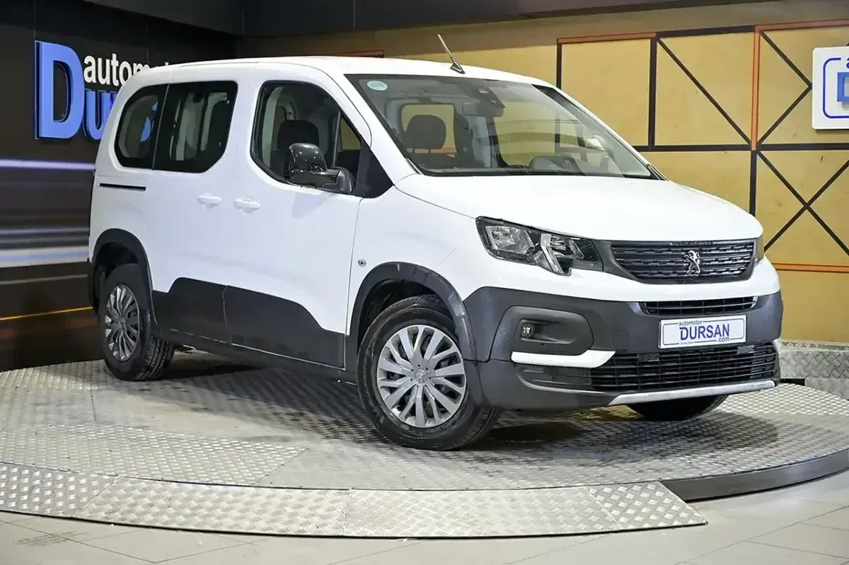 Usado Peugeot Rifter Active 100 CV (73 kW) 2022 Blanco Monovolumen
