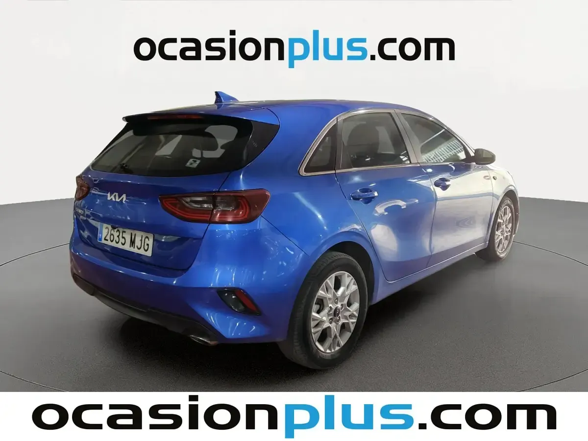 Usado Kia Ceed 136 CV (100 kW) 2023 Azul Utilitario