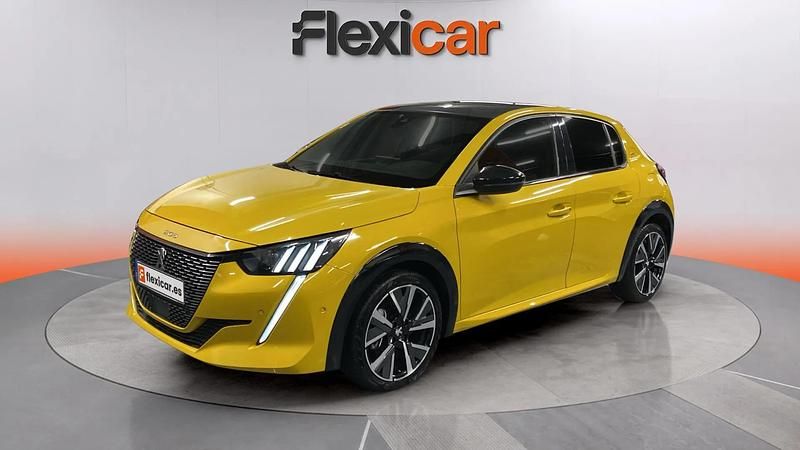 Usado Peugeot 208 GT 131 CV (96 kW) 2021 Amarillo Utilitario