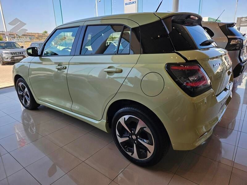 Usado Suzuki Swift 82 CV (60 kW) 2024 Amarillo