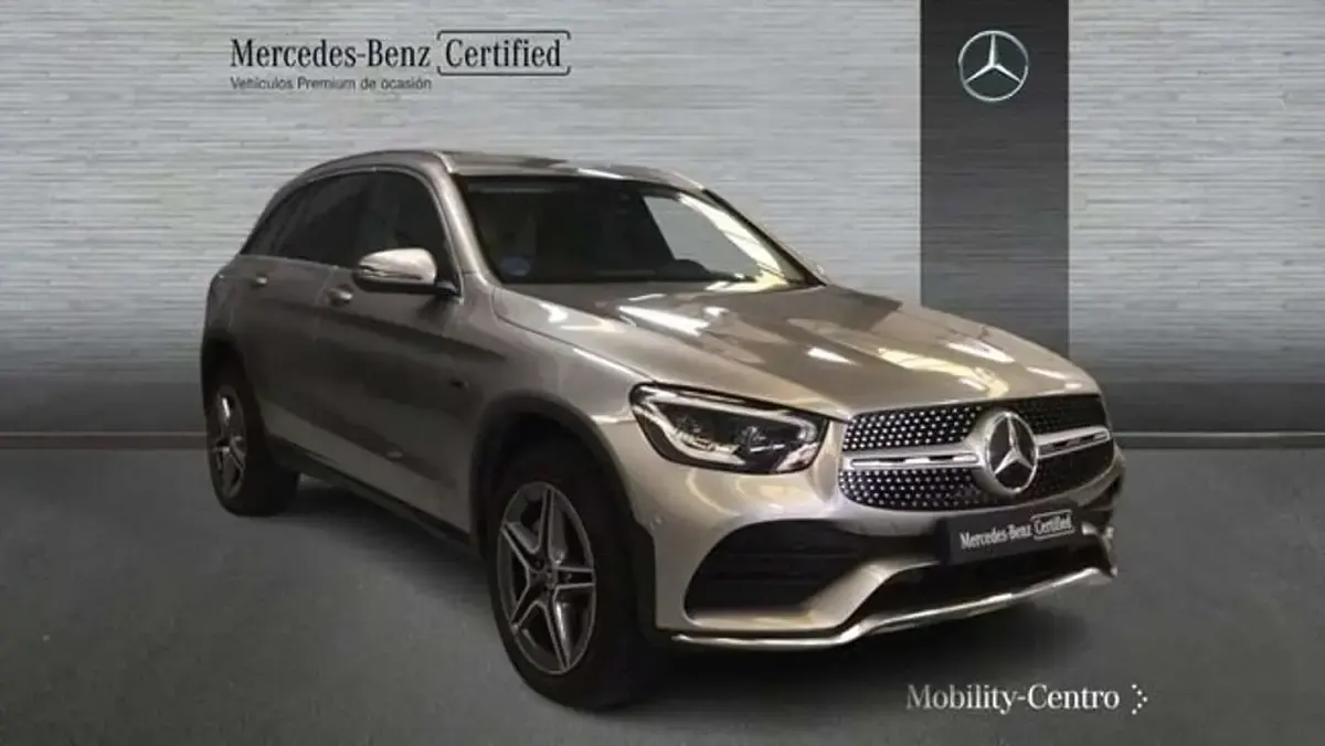 Usado Mercedes GLC300e 313 CV (230 kW) 2021 Plateado Coupe