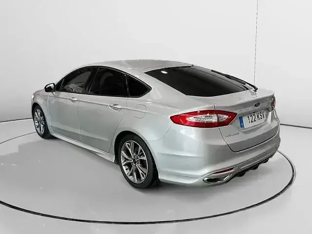 Usado Ford Mondeo ST-Line 150 CV (110 kW) 2019 Gris Berlina
