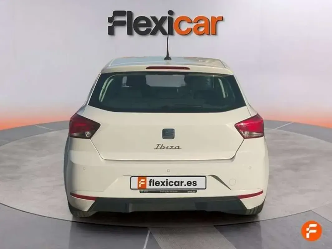 Usado Seat Ibiza Reference 80 CV (58 kW) 2023 Blanco Utilitario