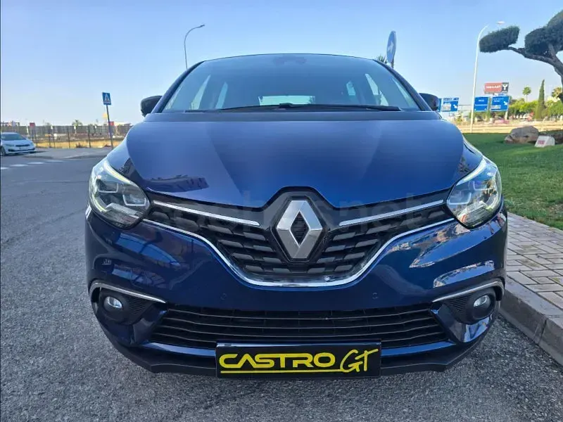 Usado Renault Scénic Zen 120 CV (88 kW) 2019 Azul Monovolumen