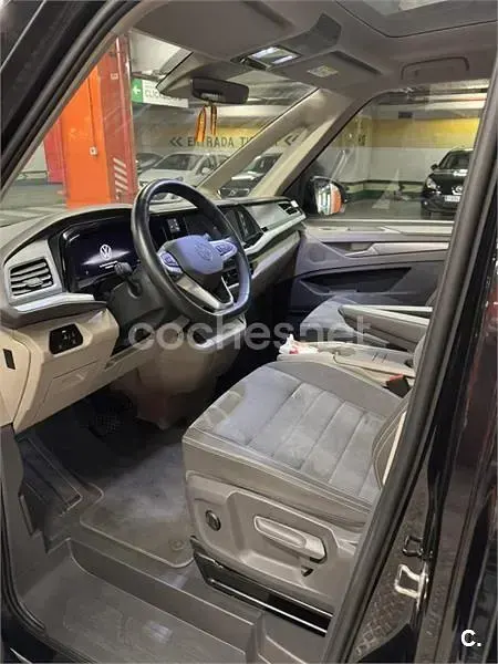 Usado VW Multivan Life 150 CV (110 kW) 2023 Negro Monovolumen