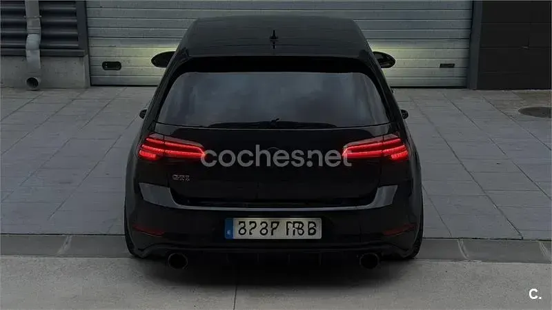 Usado VW Golf VII GTI 245 CV (180 kW) 2017 Negro Berlina