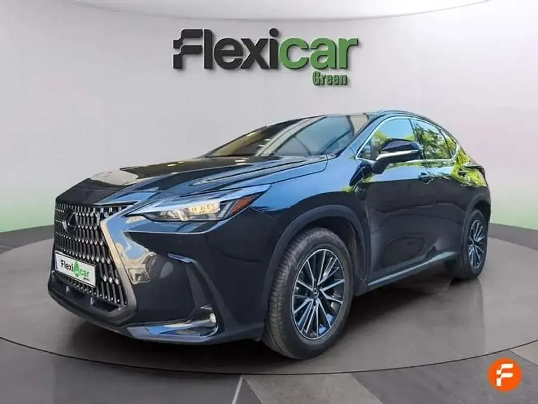 Usado Lexus NX300h Executive Line 242 CV (177 kW) 2022 Negro SUV