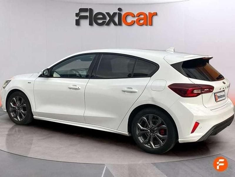 Usado Ford Focus ST-Line X 125 CV (91 kW) 2023 Blanco Familiar