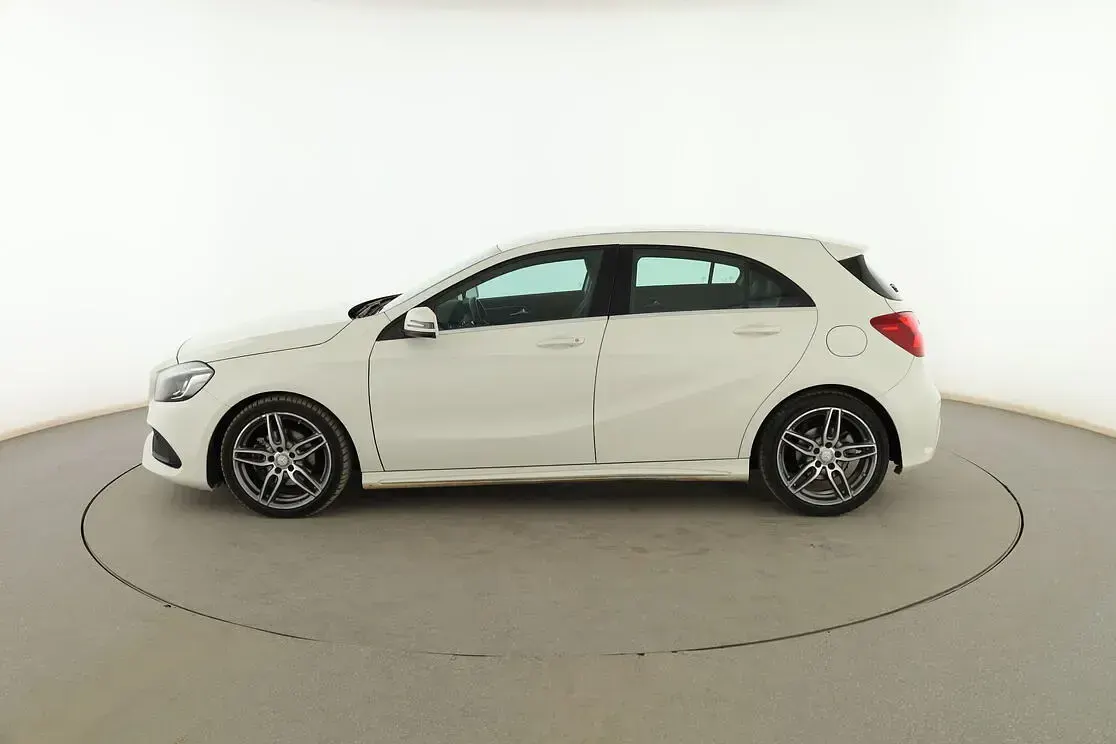 Usado Mercedes A200 AMG 135 CV (99 kW) 2017 Blanco Berlina
