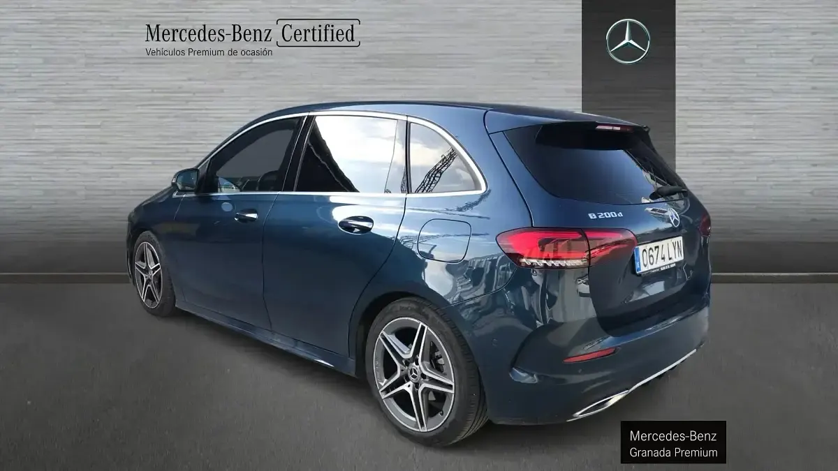 Occasion Mercedes B200 AMG line 150 PK (110 kW) 2022 Blauw MPV