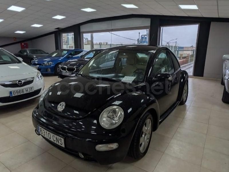 Usado VW New Beetle 150 CV (110 kW) 2004 Negro Utilitario