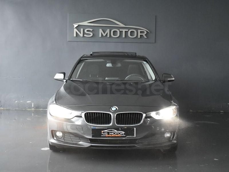 Usado BMW 318 143 CV (105 kW) 2015 Gris / plata Familiar