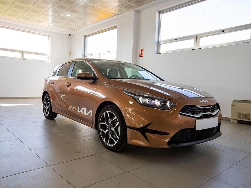 Usado Kia Ceed 120 CV (88 kW) 2022 Bronce Utilitario