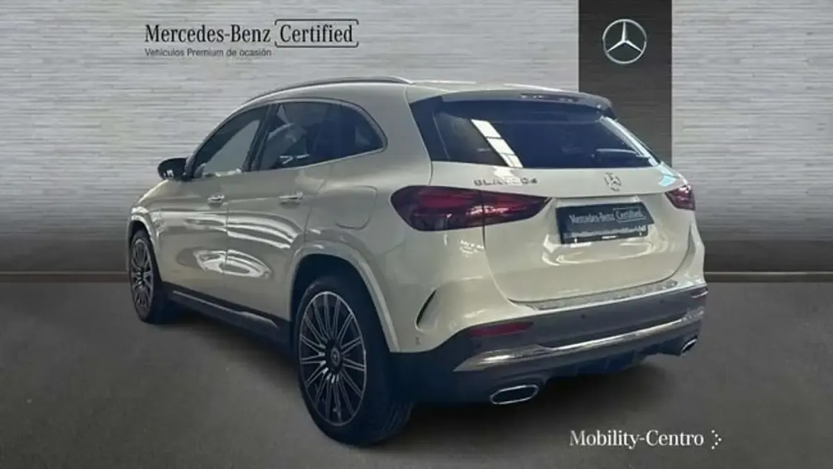 Usado Mercedes GLA220 190 CV (139 kW) 2025 Blanco SUV