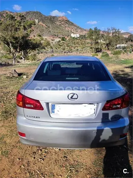 Usado Lexus IS220d Sport Line 177 CV (130 kW) 2008 Gris / plata Berlina