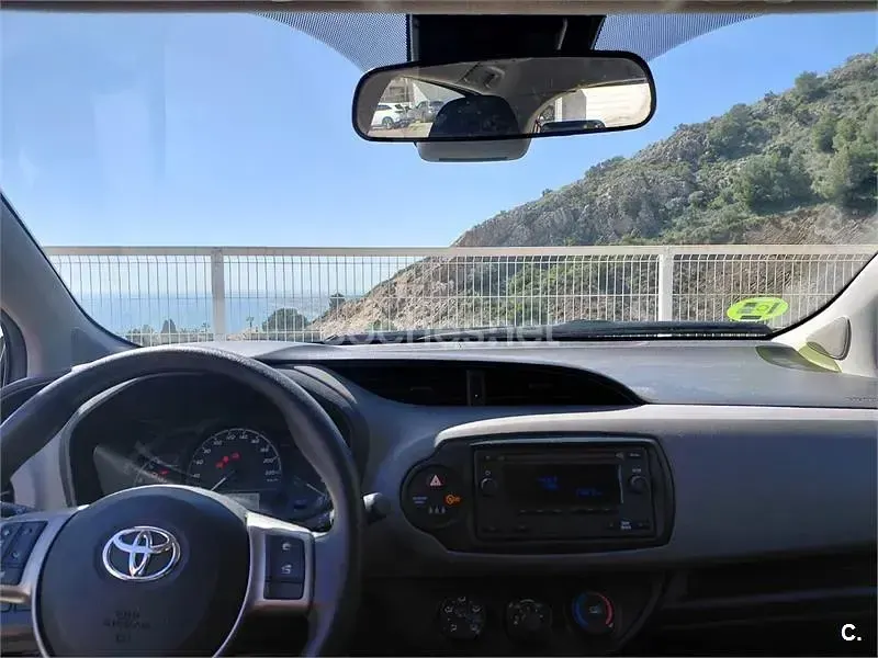Usado Toyota Yaris City 69 CV (50 kW) 2017 Negro Berlina