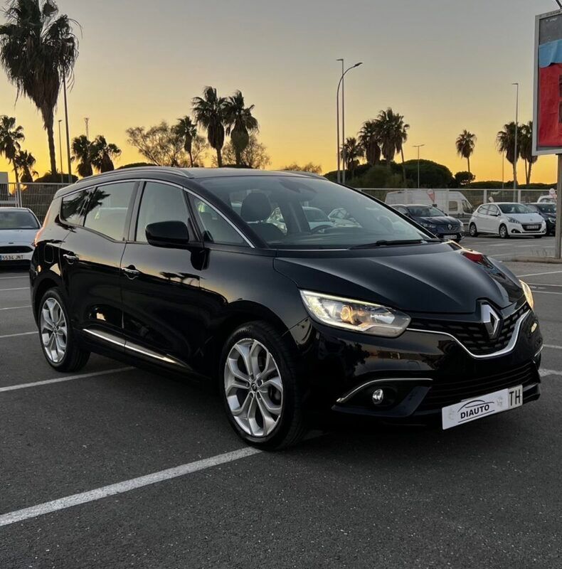 Usado 2017 Renault Grand Scénic IV Monovolumen | 15.900 € (Caro) - Imagen 1/4