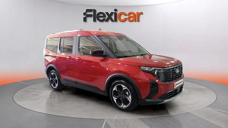 Usado Ford Tourneo Courier Titanium 125 CV (91 kW) 2025 Rojo Monovolumen