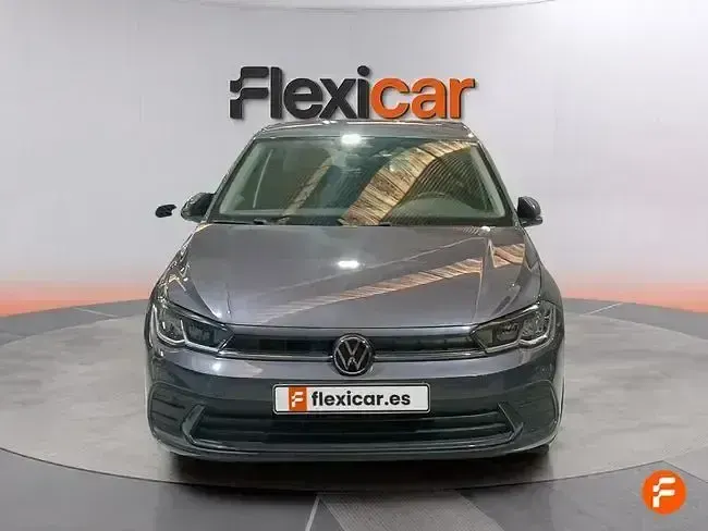Usado VW Polo Life 95 CV (69 kW) 2022 Gris / plata Utilitario