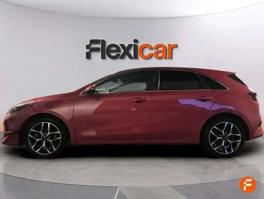 Usado Kia Ceed 101 CV (74 kW) 2021 Rojo Utilitario