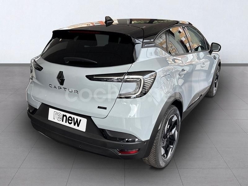Usado Renault Captur Techno 145 CV (106 kW) 2025 Gris / plata SUV