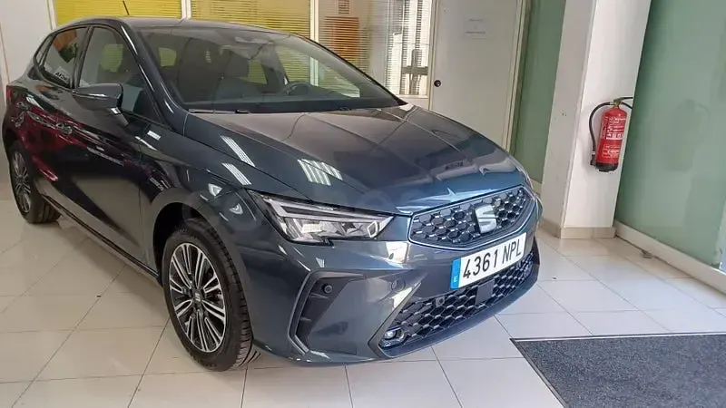 Nuevo Seat Ibiza Style Plus 115 CV (84 kW) 2026 Gris / plata Utilitario