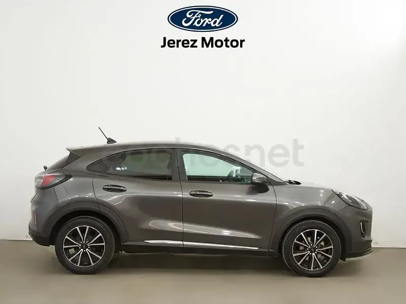 Usado Ford Puma Titanium 125 CV (91 kW) 2022 Gris / plata SUV