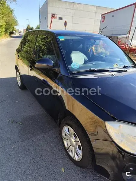 Usado Skoda Fabia 60 CV (44 kW) 2009 Negro Berlina