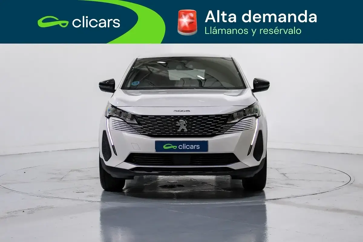 Usado Peugeot 3008 Allure 130 CV (95 kW) 2024 Blanco SUV