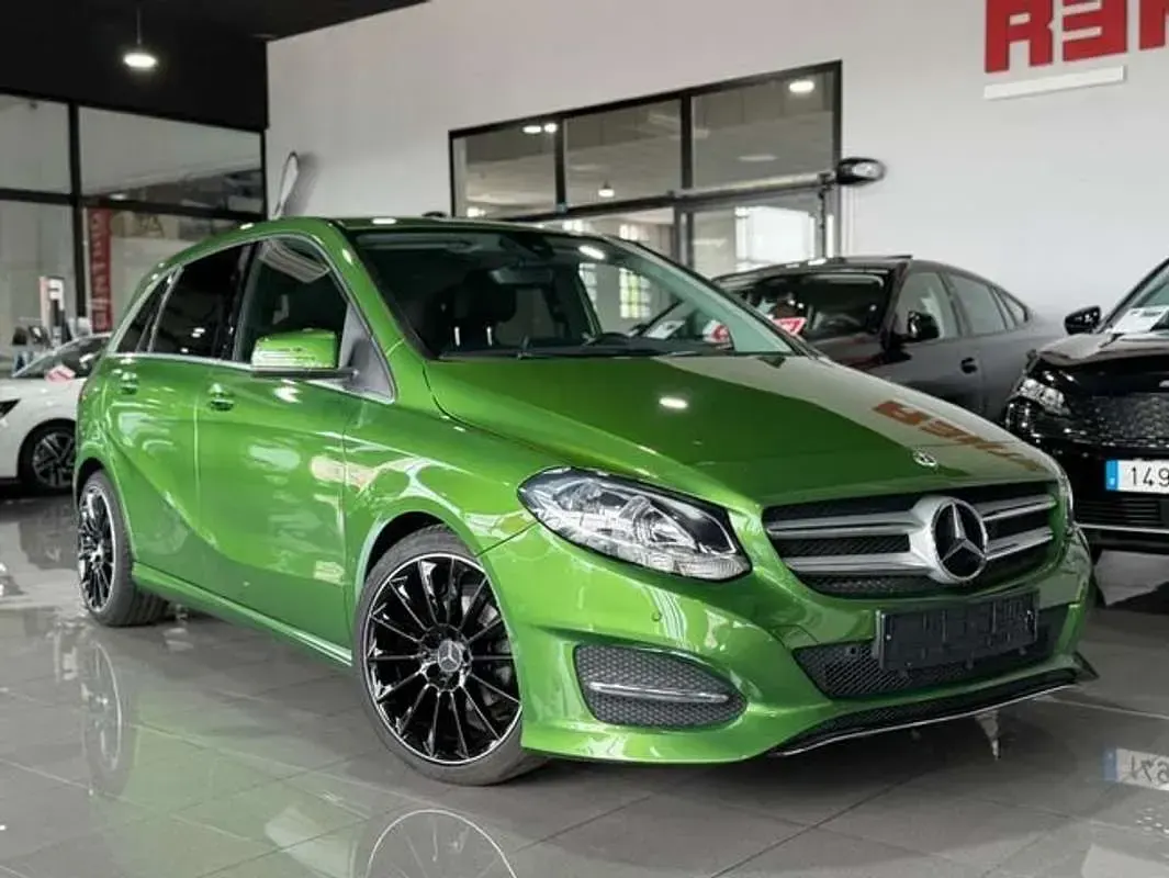 Usado Mercedes B180 110 CV (80 kW) 2017 Verde Utilitario