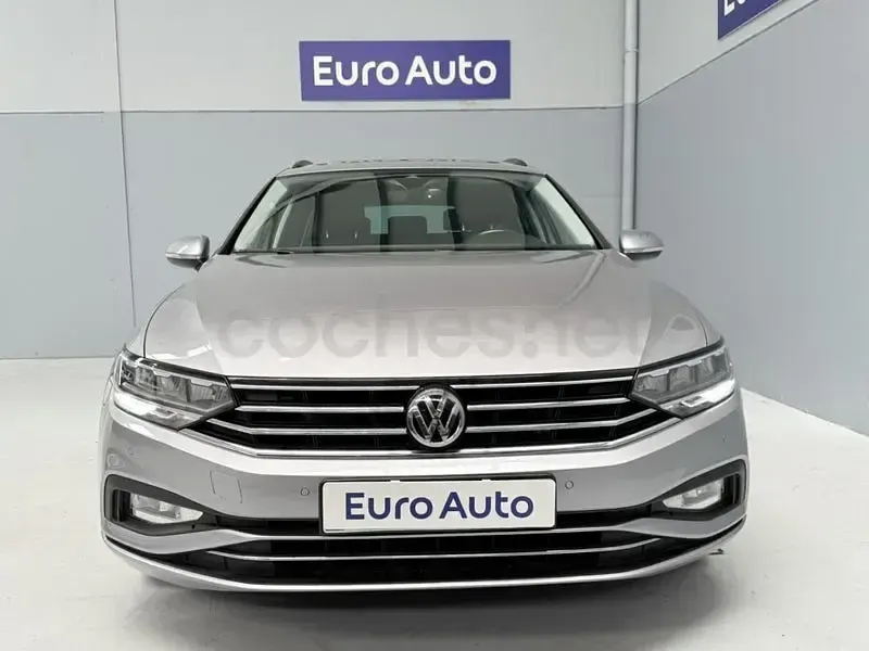 Usado VW Passat Executive 150 CV (110 kW) 2023 Gris / plata Familiar